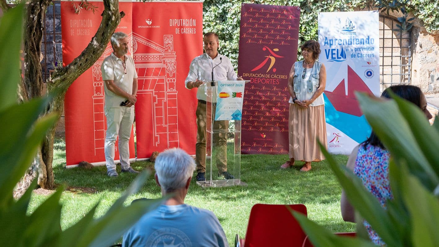 El embalse de Borbollón acoge un trofeo ibérico de vela infantil con clubes de España y Portugal