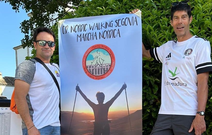 Deportistas extremeños en la competición nacional de marcha nórdica en Segovia