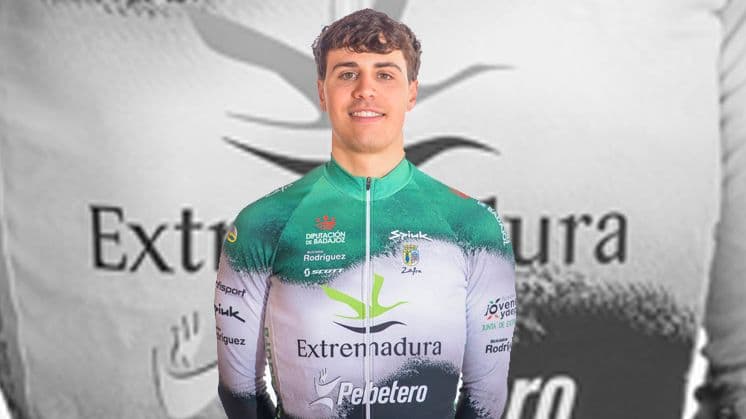 David Chamorro con el maillot del Extremadura Pebetero