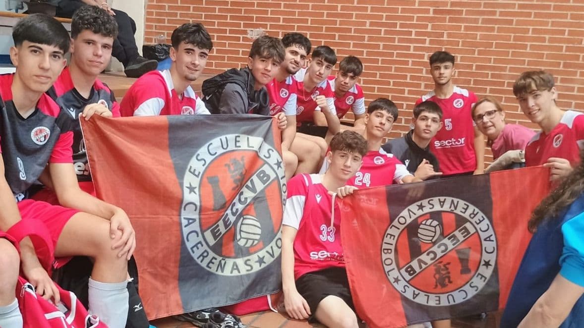 Aprendizaje extremeño en Móstoles: Metrikamedia acaba en el puesto 26 y Almendralejo en el 32 en el nacional juvenil de voleibol