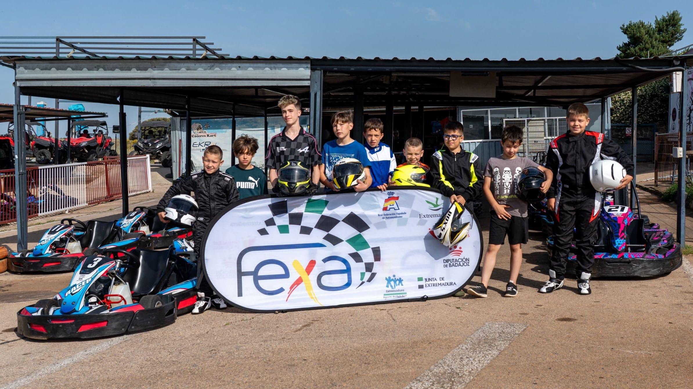 Los benjamines del karting extremeño abren temporada con espectáculo y aprendizaje