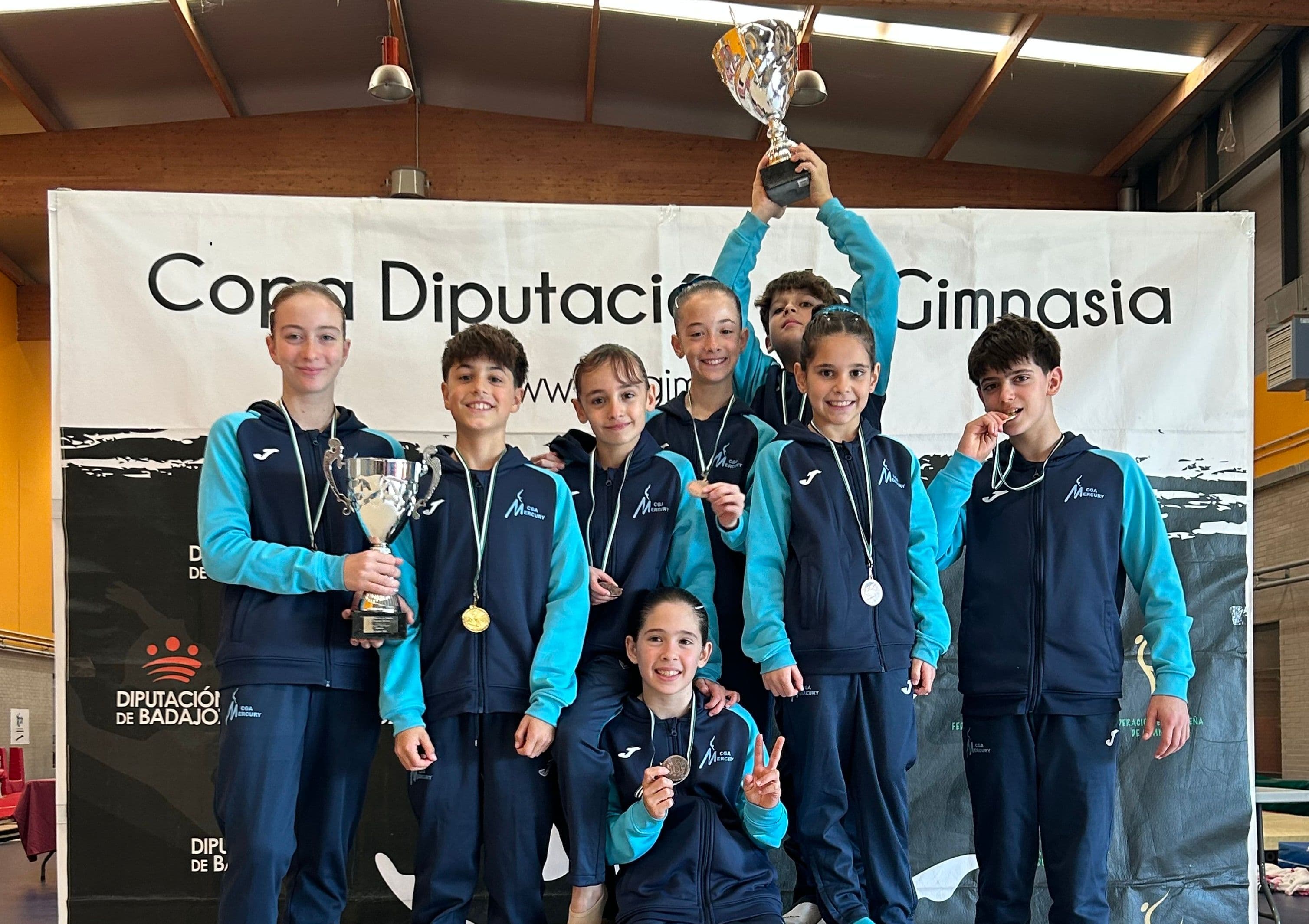 Gimnastas del Mercury Cáceres en la Andalucía Cup de gimnasia artística en Sevilla