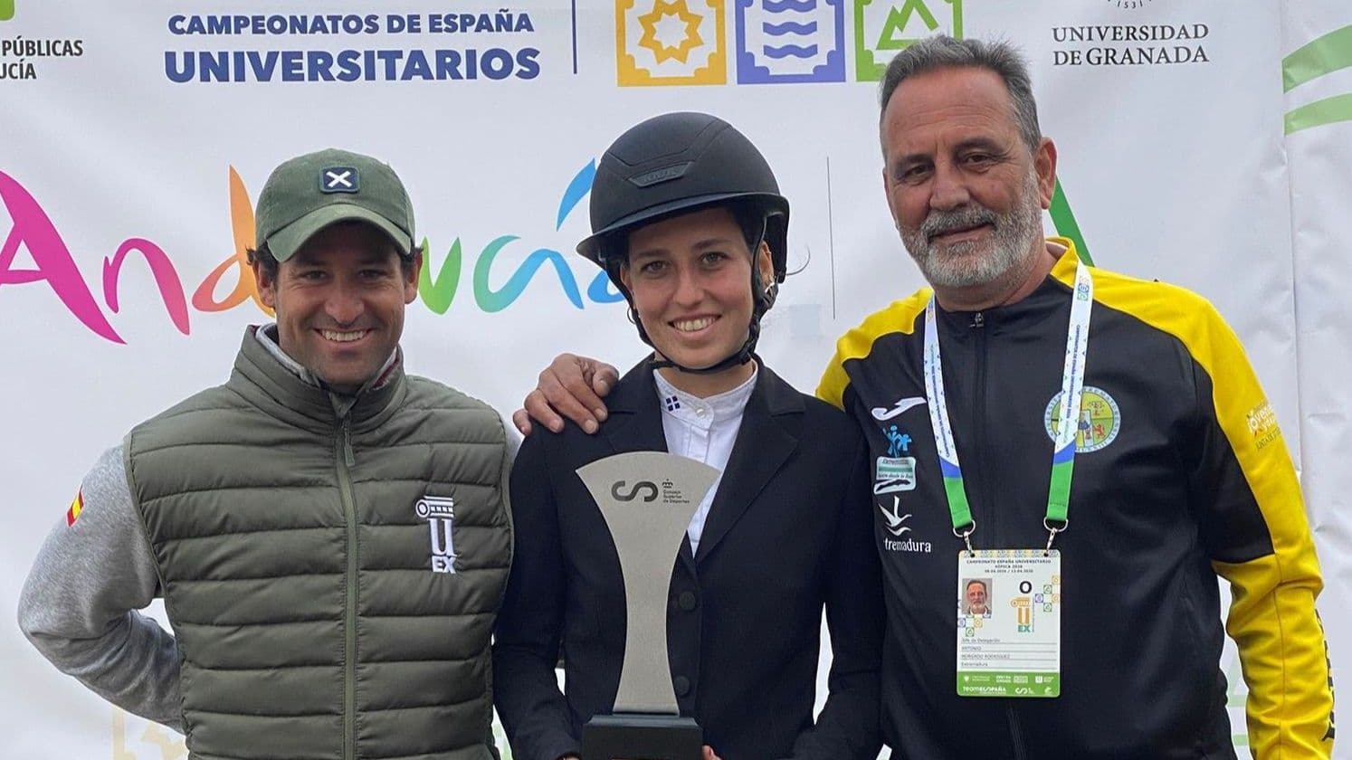 La Universidad de Extremadura, subcampeona de España de hípica tras brillar en Granada