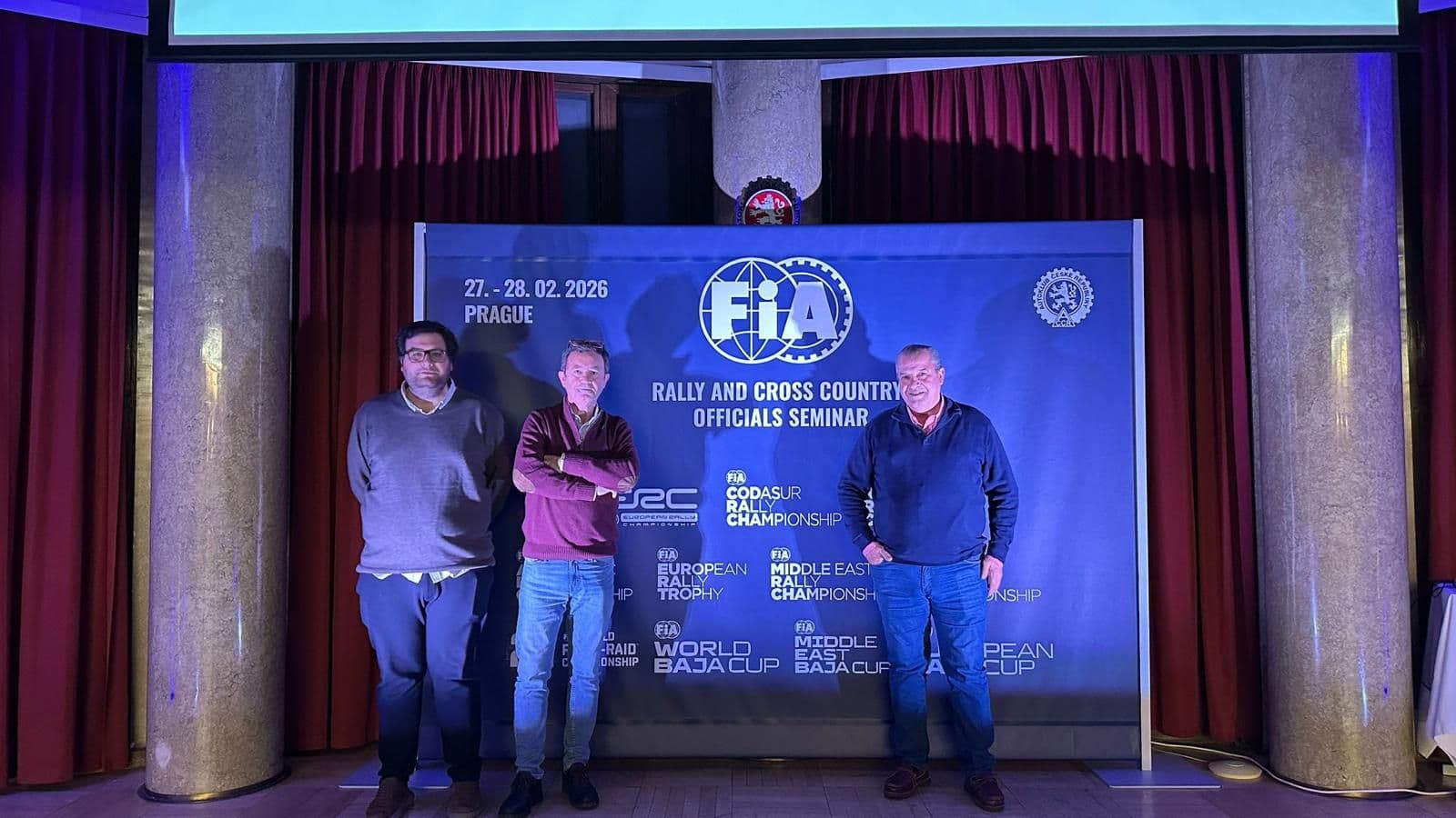 Tres oficiales de los Motor Club de Villafranca y Almendralejo se empapan de FIA en Praga: formación de élite para los rally-raids