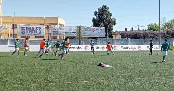 José Luis Gracia marca para el Cacereño en un duelo de Liga Nacional Juvenil