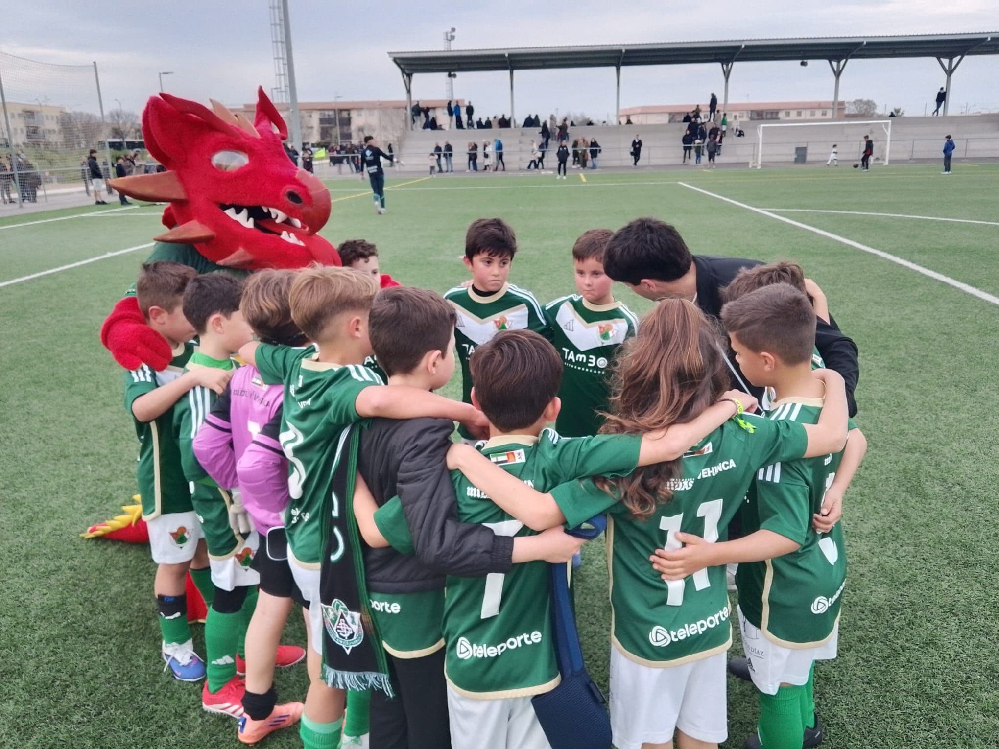 Cacereño y Nuevo Cáceres firman un partido lleno de ganas en benjamines