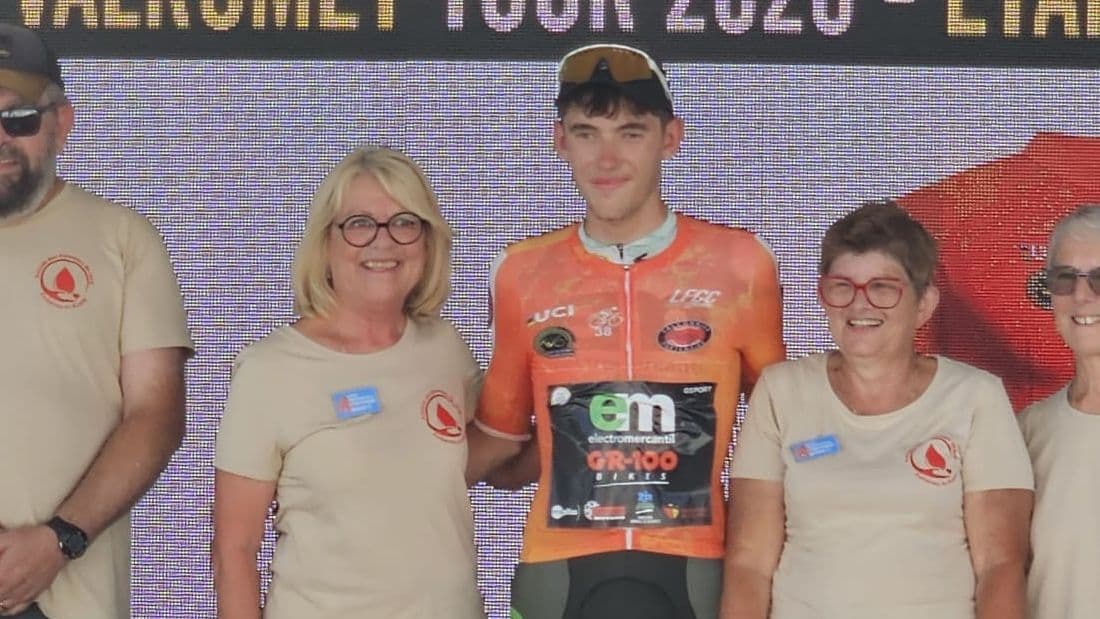 Pepe Vega, Electromercantil-GR100, se lleva el maillot de la combatividad en el Tour júnior
