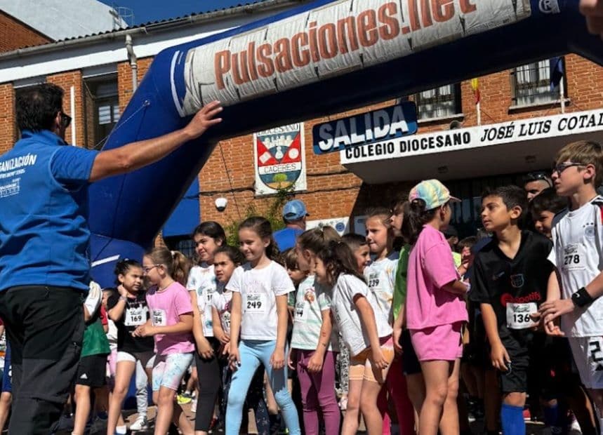 El Diocesano José Luis Cotallo de Cáceres celebrará el 11 de abril su VIII Carrera Solidaria a beneficio de ELA Extremadura