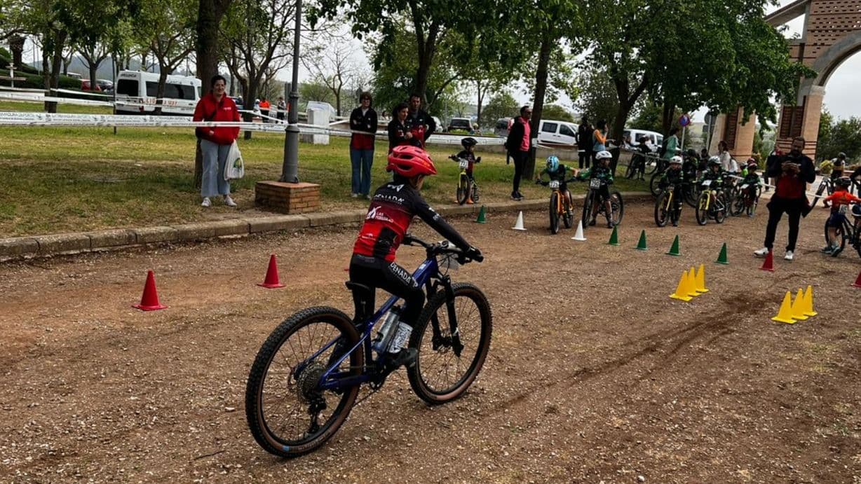 Participantes en la segunda prueba de los Judex Autonómicos BTT 2026 en Los Santos de Maimona