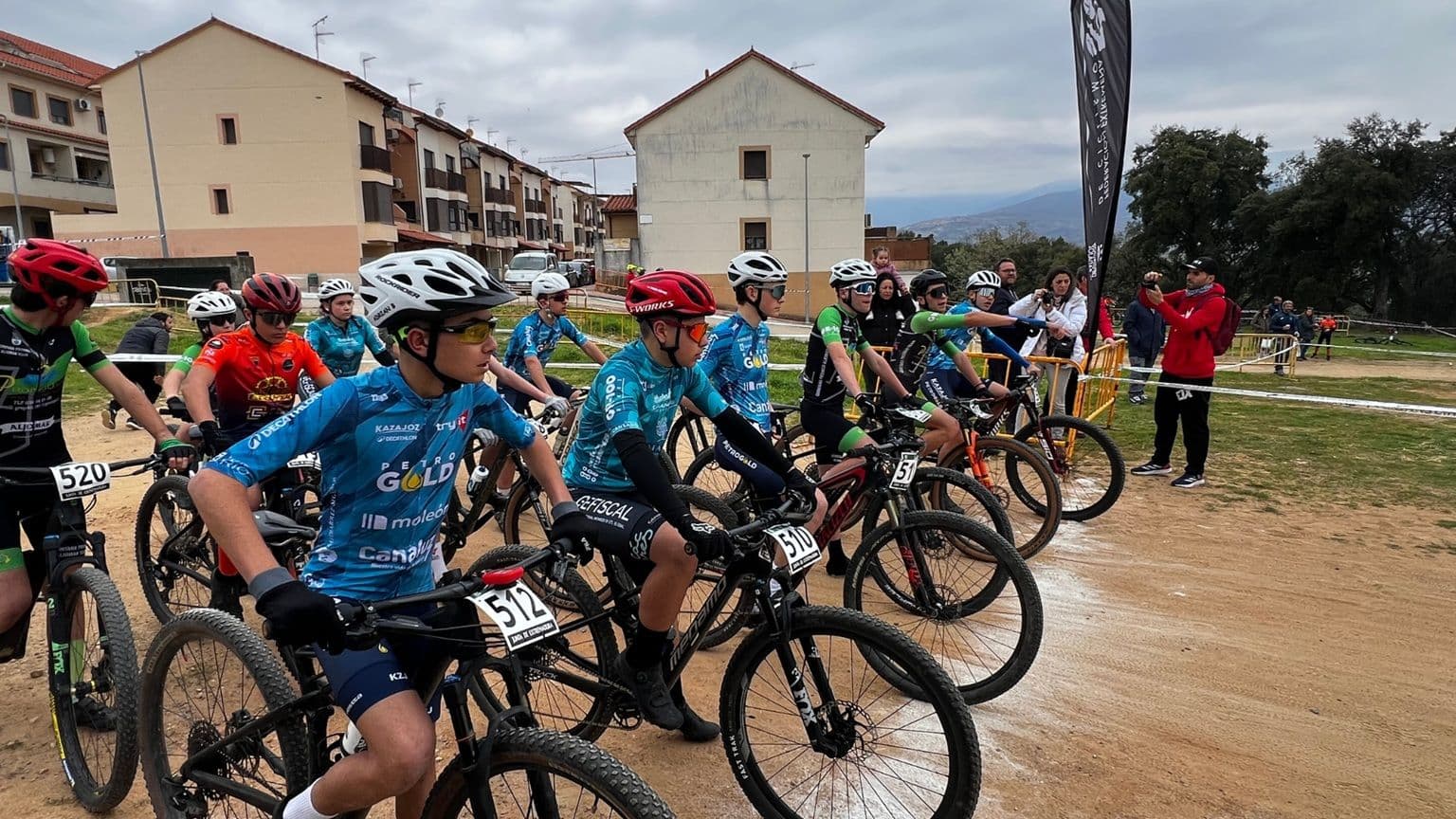 Jóvenes bikers compiten en los Judex BTT de Jaraíz de la Vera