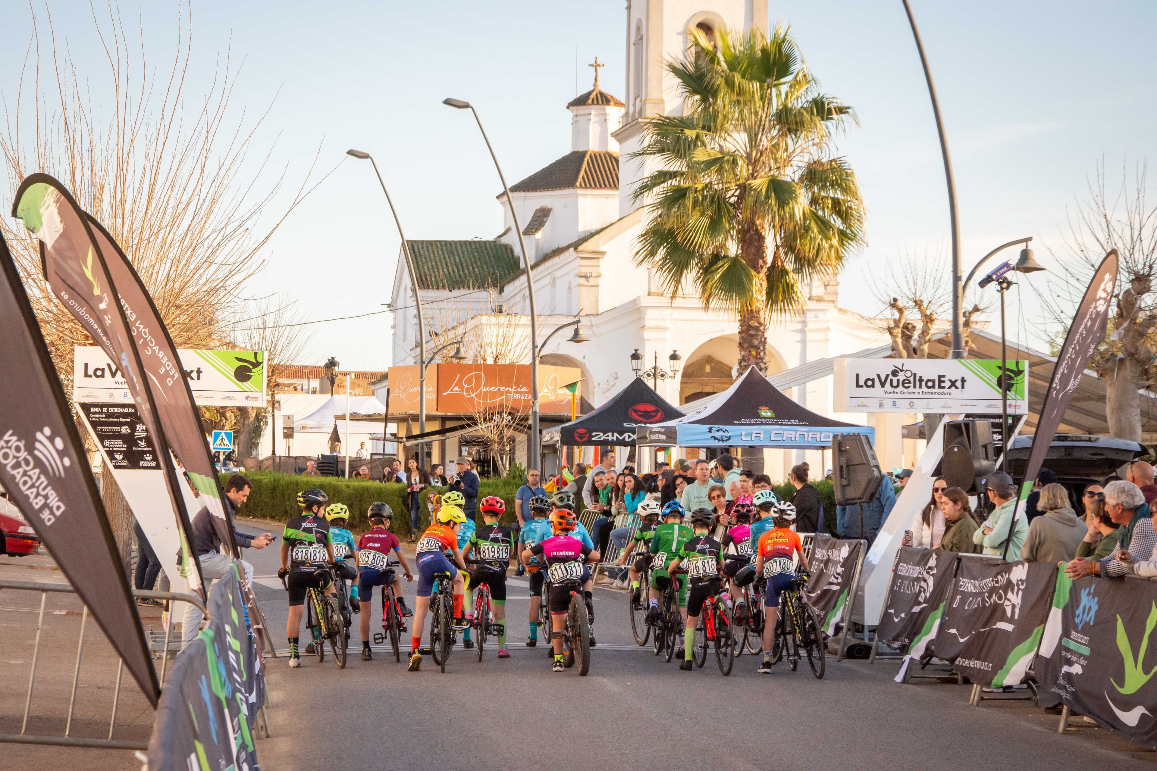 Ribera del Fresno estrena los Judex Autonómicos de Carretera 2026 con más de 120 jóvenes ciclistas