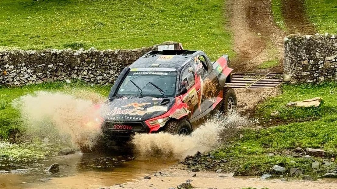 Vehículo todoterreno durante la Baja TT Dehesa de Extremadura