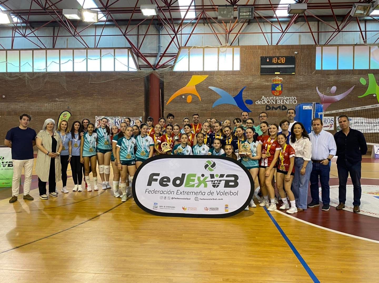 Don Benito y +Voley se coronan campeones de Extremadura Infantil de voleibol
