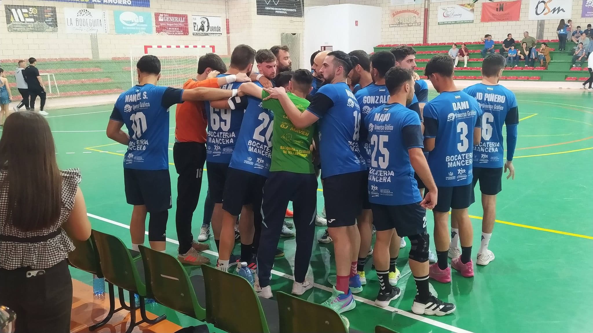 Balonmano Ciudad de Villafranca y UBP en la final masculina de Copa Extremadura