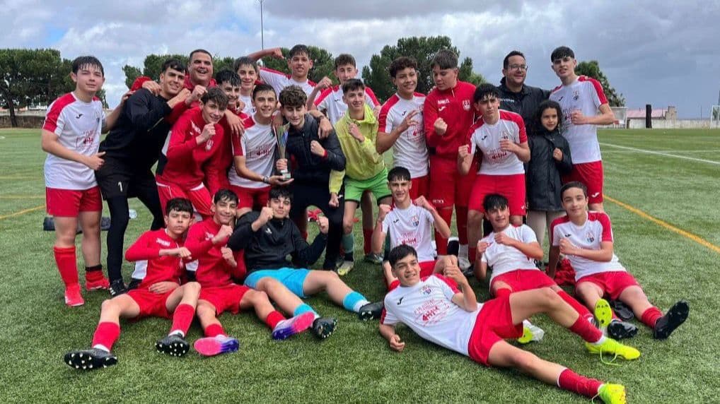 Plantilla del Gran Maestre cadete tras completar una gran temporada