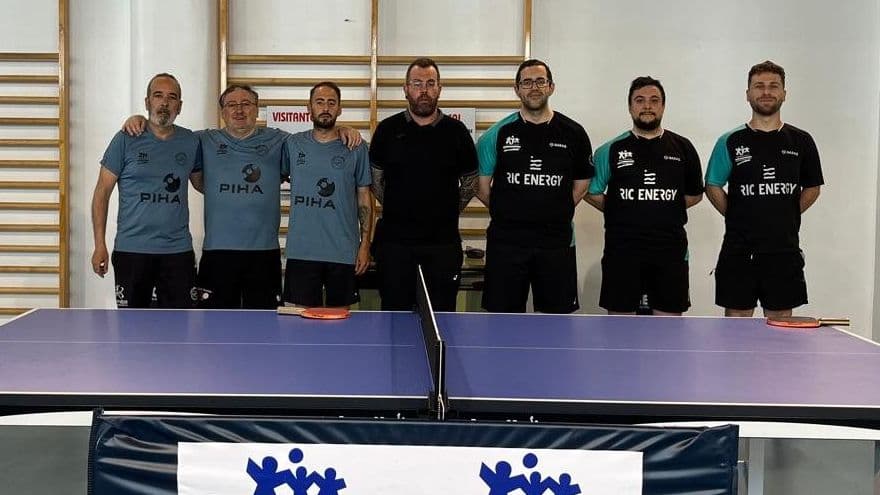 Jugadores del Tenis de Mesa Villafranca-Fuente del Maestre tras cerrar la temporada regular
