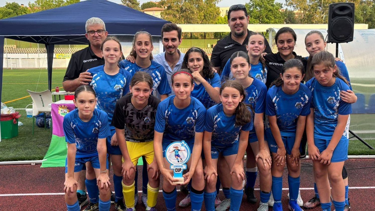 San Miguel Plasencia y Escuela de Fútbol Morala Academia estrenan el palmarés de la SanmiGirl Cup