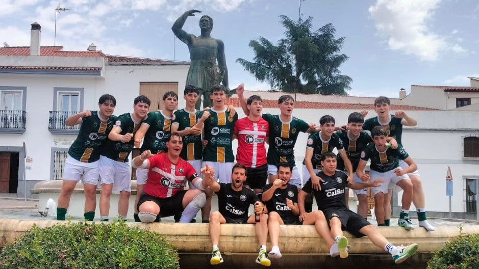 Jugadores del Jerez Futsal Juvenil A celebrando el ascenso a División de Honor Juvenil de fútbol sala