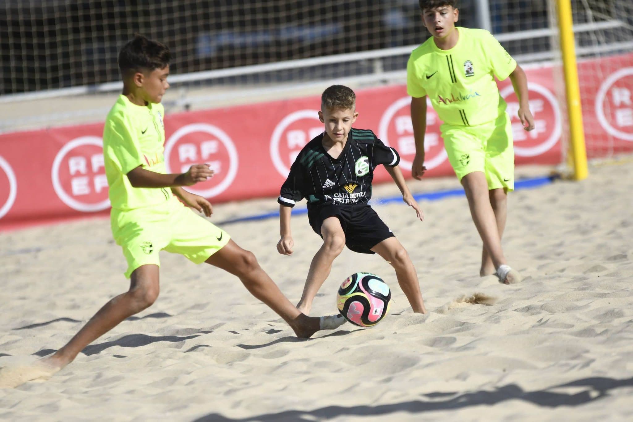 Extremadura cierra los Campeonatos de España de Selecciones de fútbol playa lejos de los puestos de cabeza