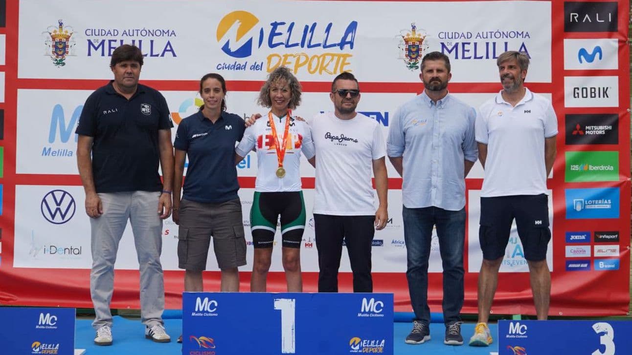 Maribel Toro con el maillot de campeona de España de contrarreloj WH5 en Melilla
