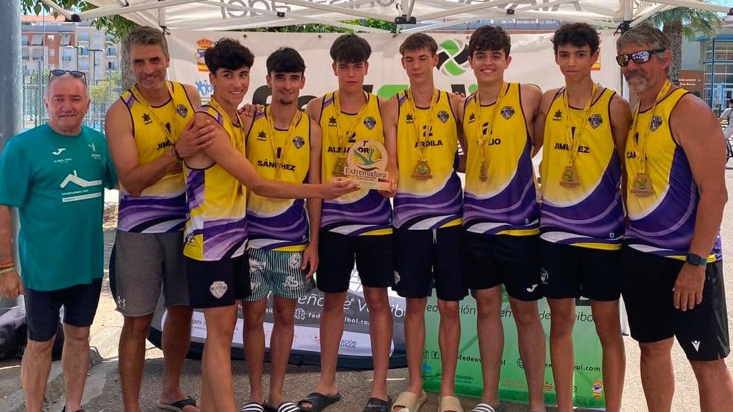 Más Vóley Badajoz y AD Don Benito conquistan los títulos extremeños sub-17 de vóley playa