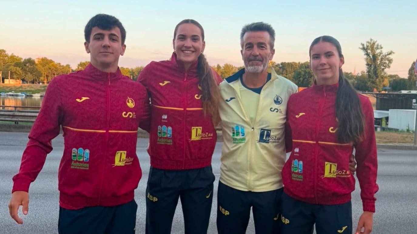 Francisco González, Telma Trinidad y Claudia Blanco con la selección española de piragüismo