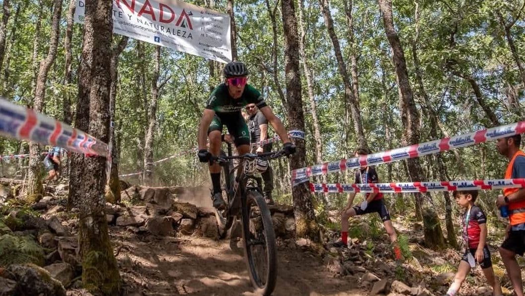 El fontanés Alberto Arévalo conquista el Campeonato de Extremadura XCO en máster 30 de ciclismo