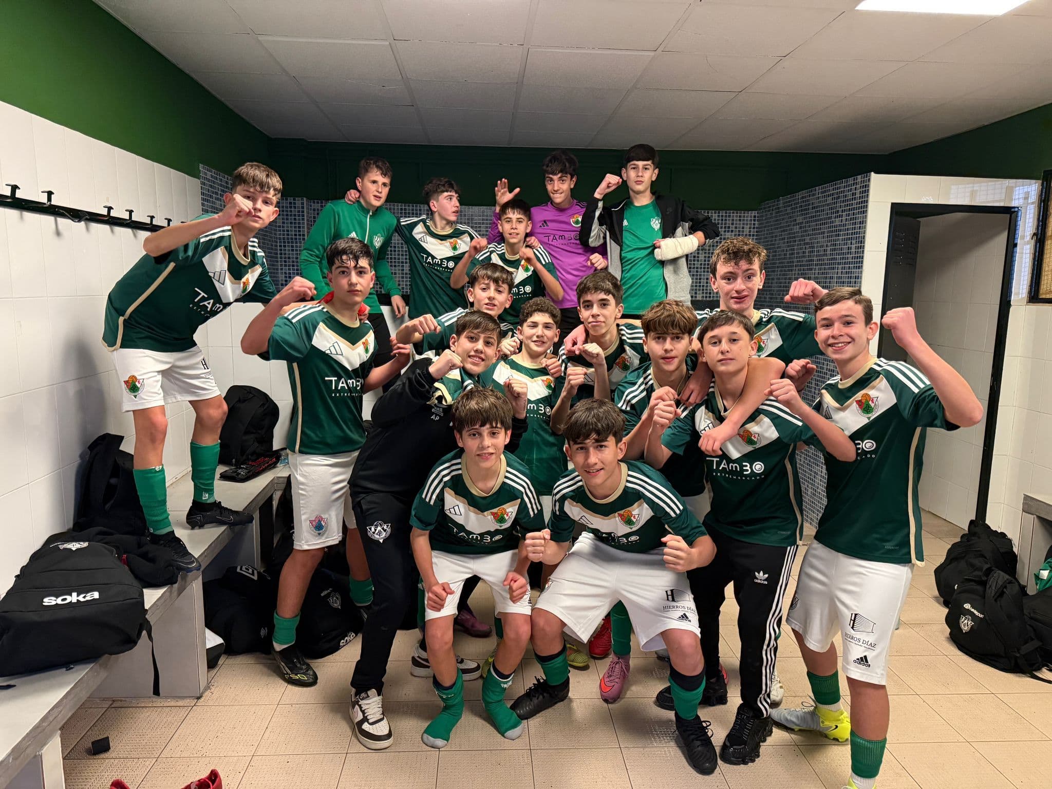 El Cacereño se lleva el duelo ante el Vedruna en la División de Honor Infantil