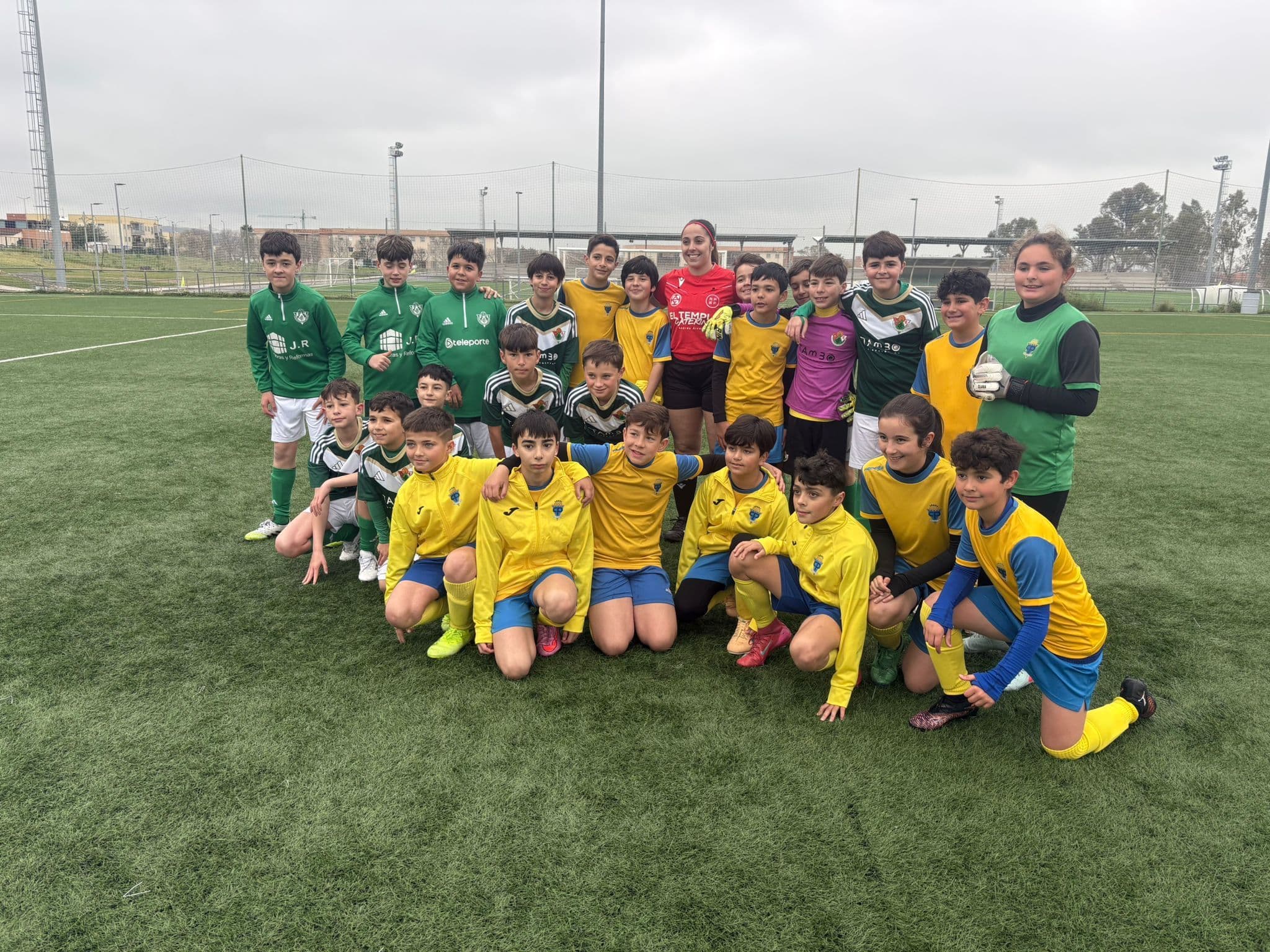 Partido de fútbol 7 alevín entre Cacereño 1919 B y Malpartida Galp en Cáceres