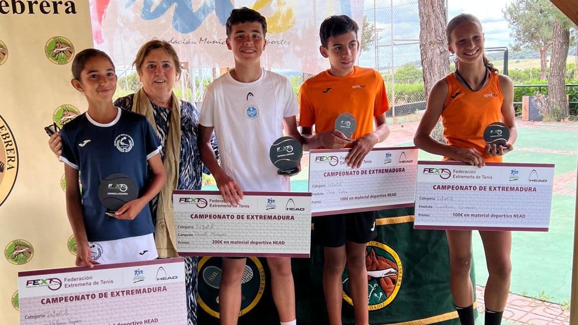 Helena Vaquero y Daniel Márquez, campeones de Extremadura infantil de tenis