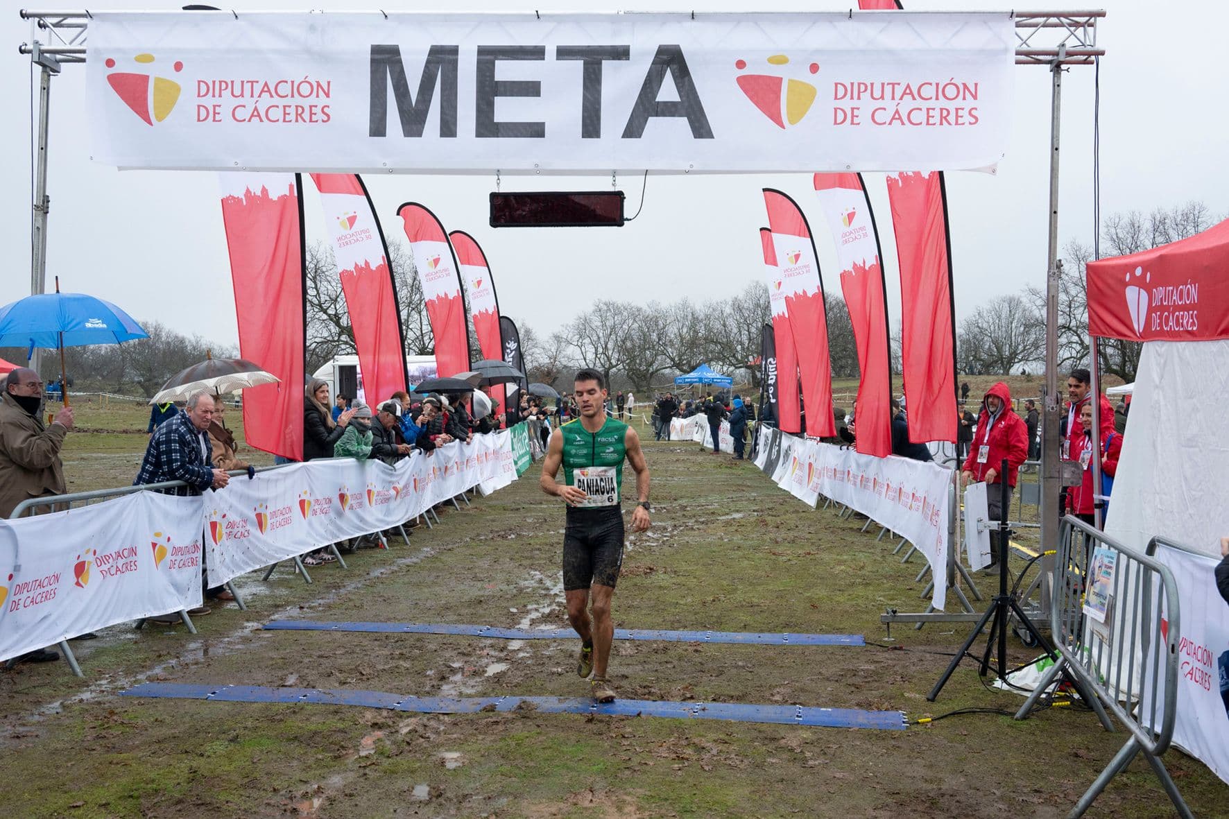 Celestin Ndkumana y Charity Cherop se imponen en el 55º Gran Premio de Campo a Través Diputación de Cáceres en Aceituna