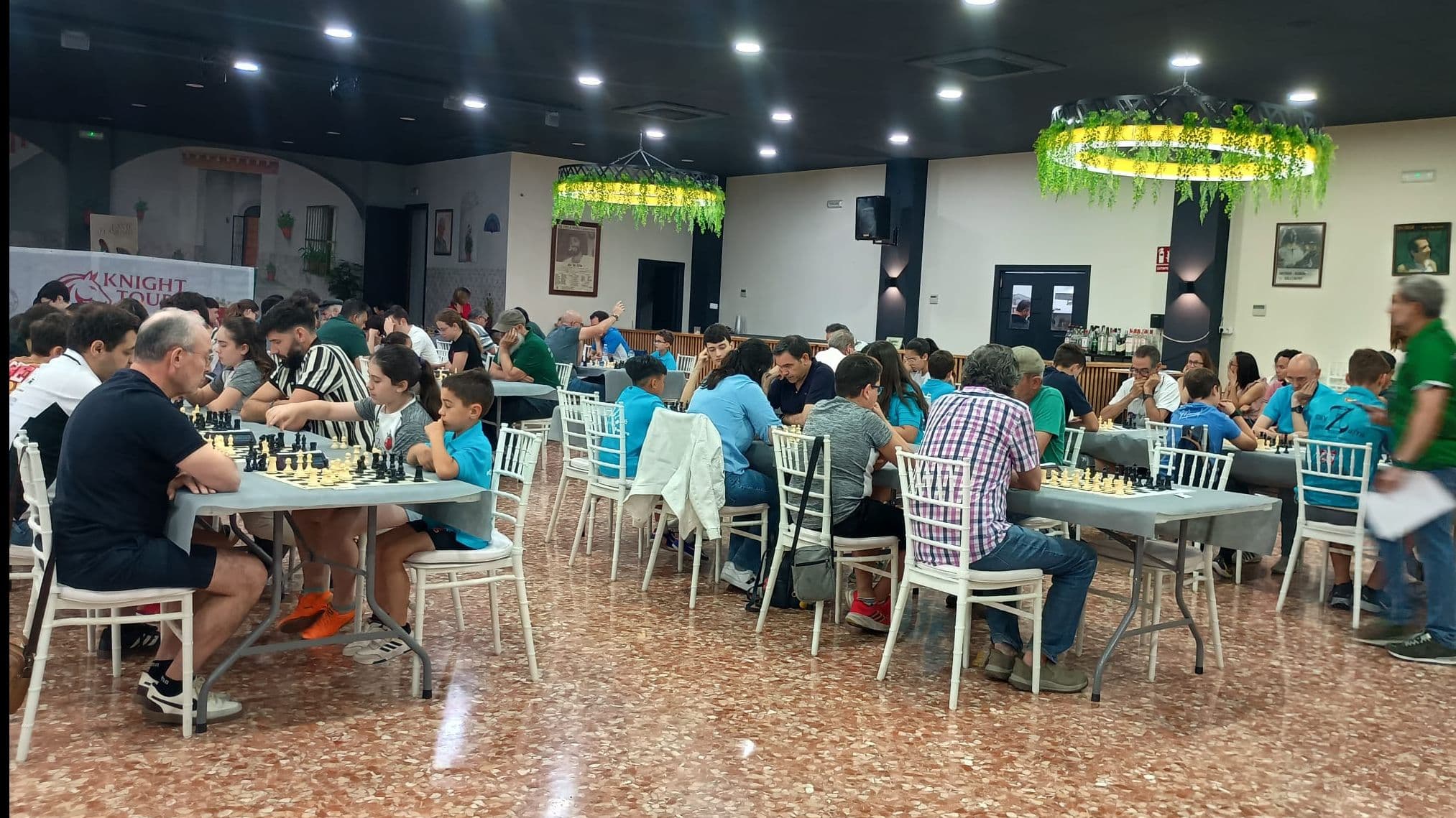 Participantes del VI Torneo de Ajedrez Bonhaval en la Bodeguita de Villafranca