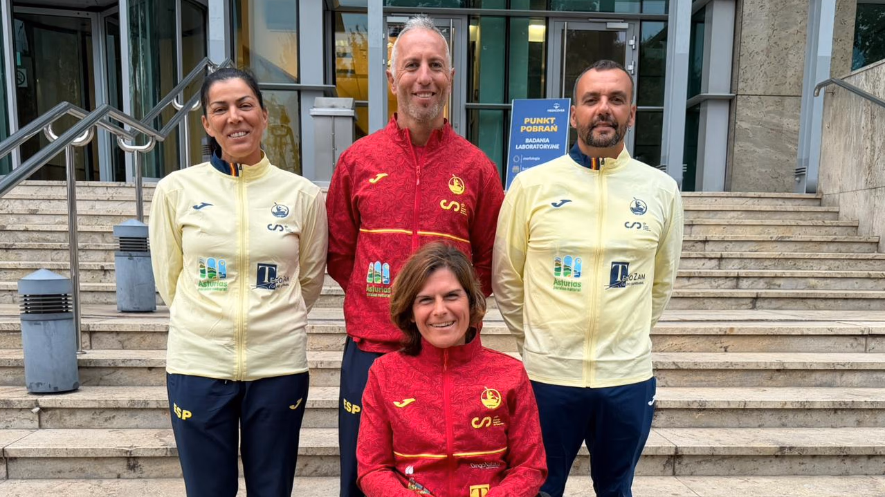 Juan Antonio Valle e Inés Felipe con el equipo extremeño en el Mundial de Poznan