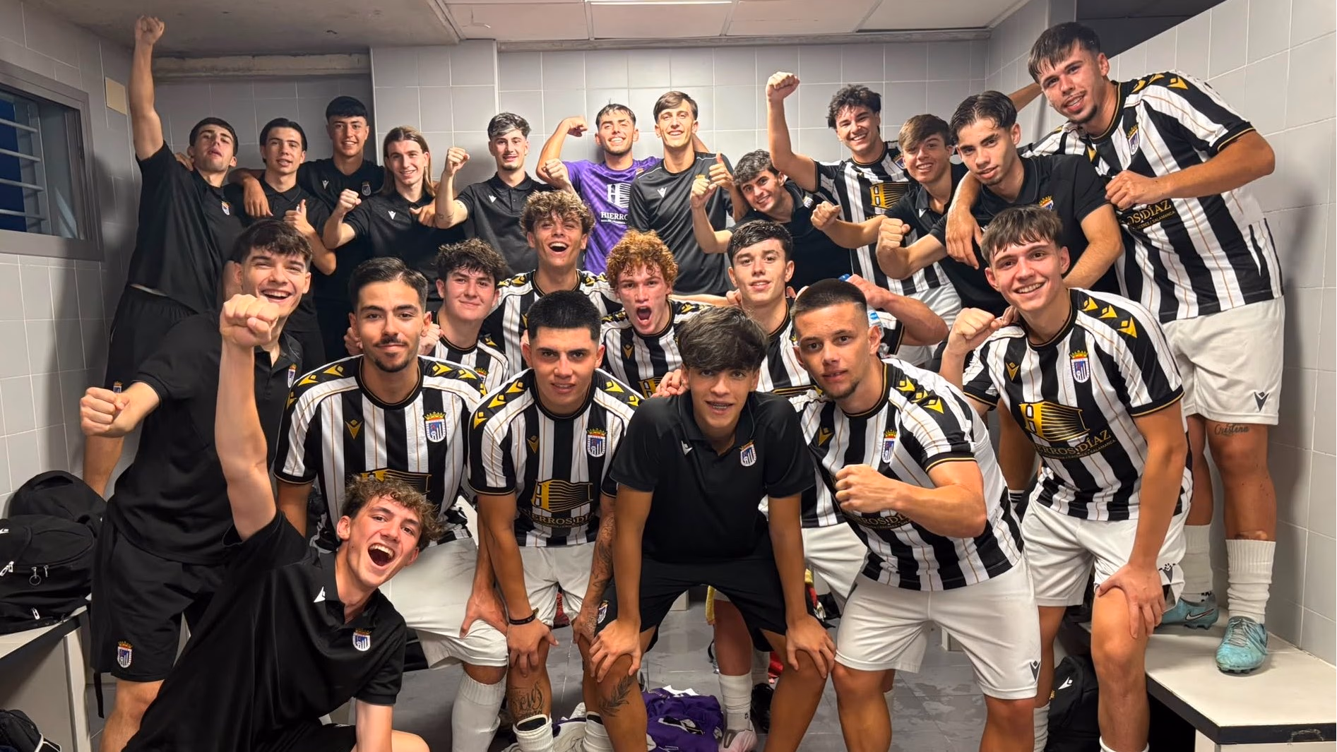 El Badajoz arranca goleando y es el primer líder del Grupo 11 de Liga Nacional Juvenil