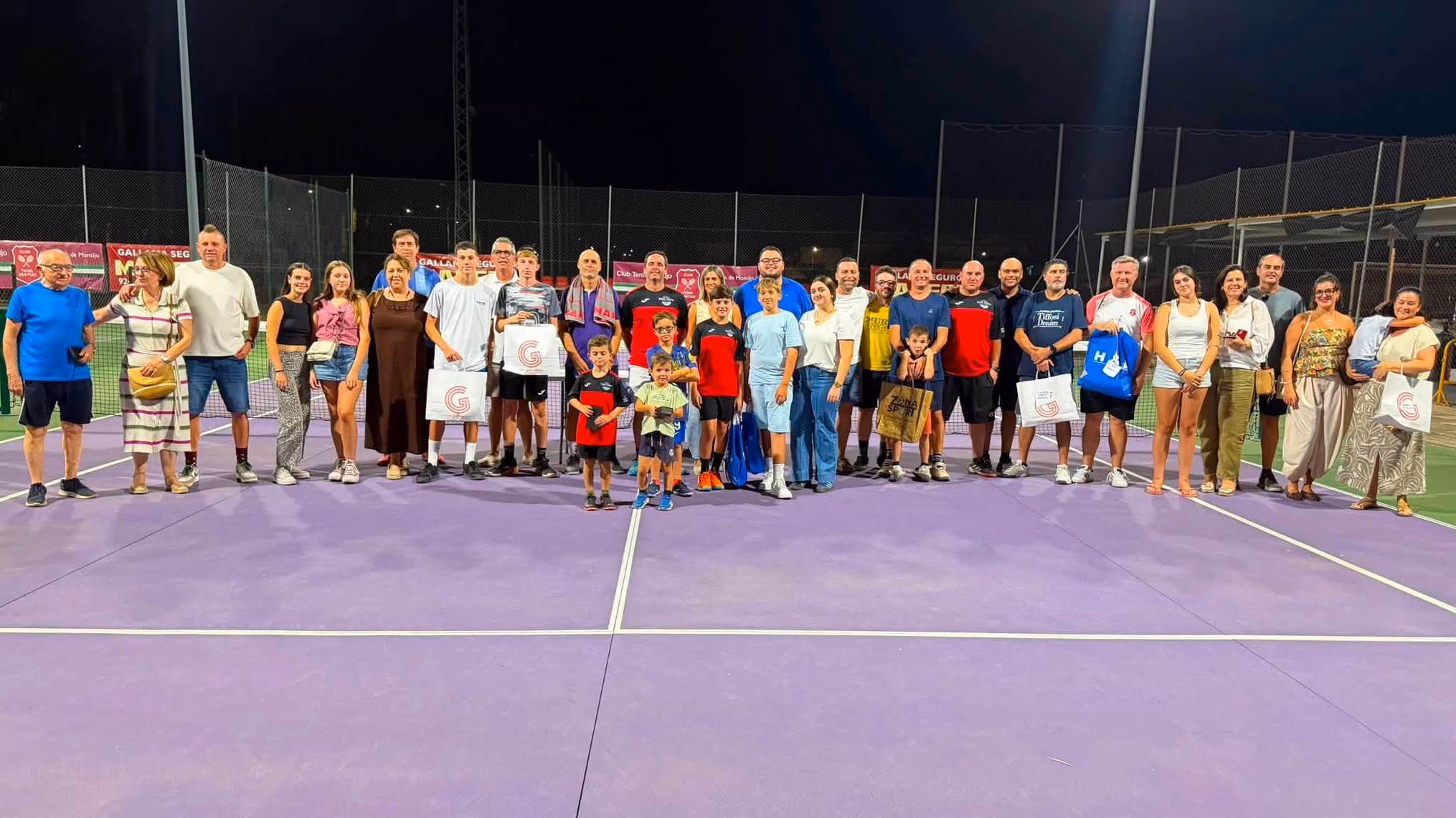 Entrega de premios del torneo de tenis Villa de Montijo