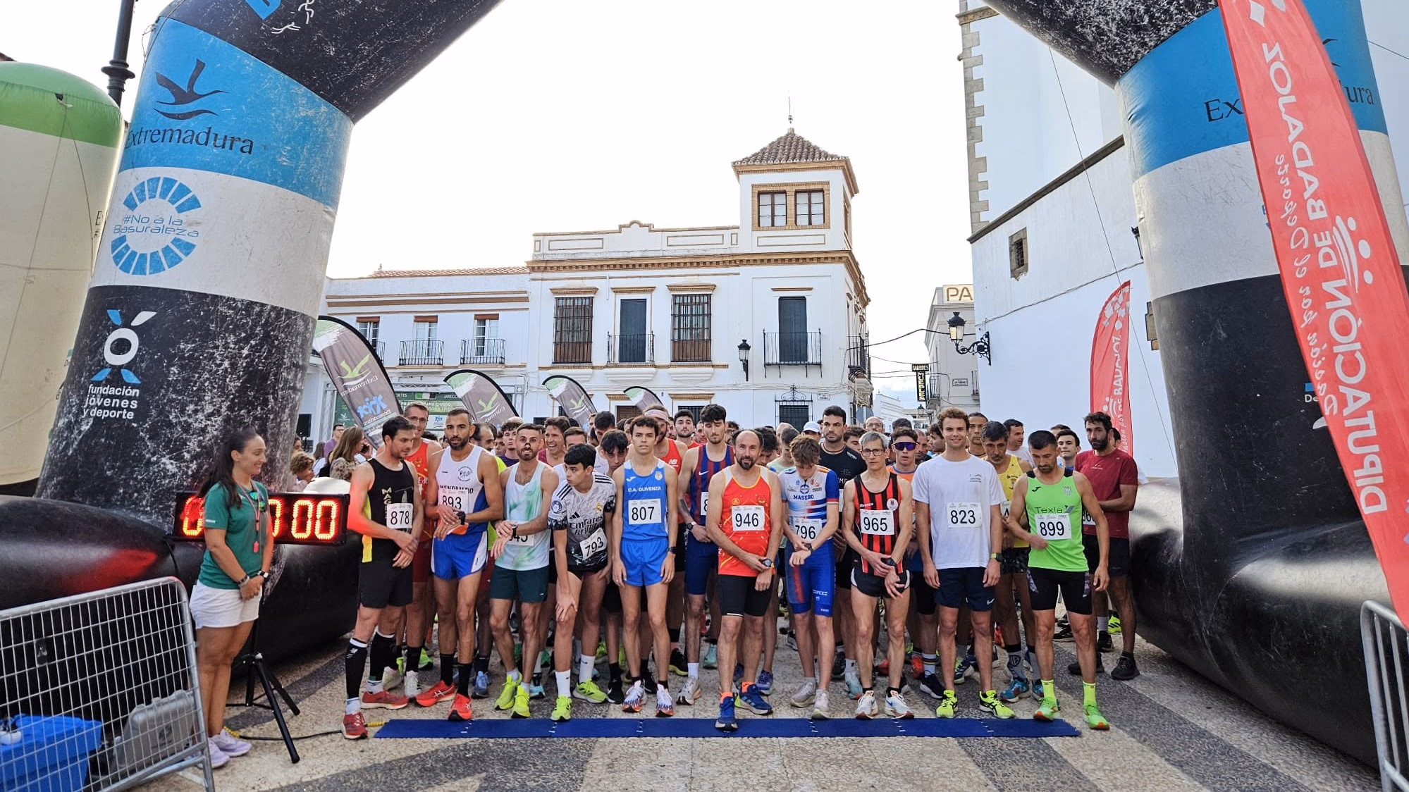 Corredores durante una prueba urbana en Fuente del Maestre