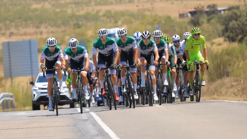 Extremadura Pebetero anuncia diez renovaciones para la temporada ciclista 2027.