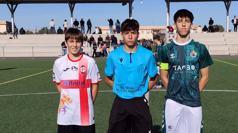 Cacereño E y Nuevo Cáceres durante la segunda jornada de Segunda Extremeña Cadete.